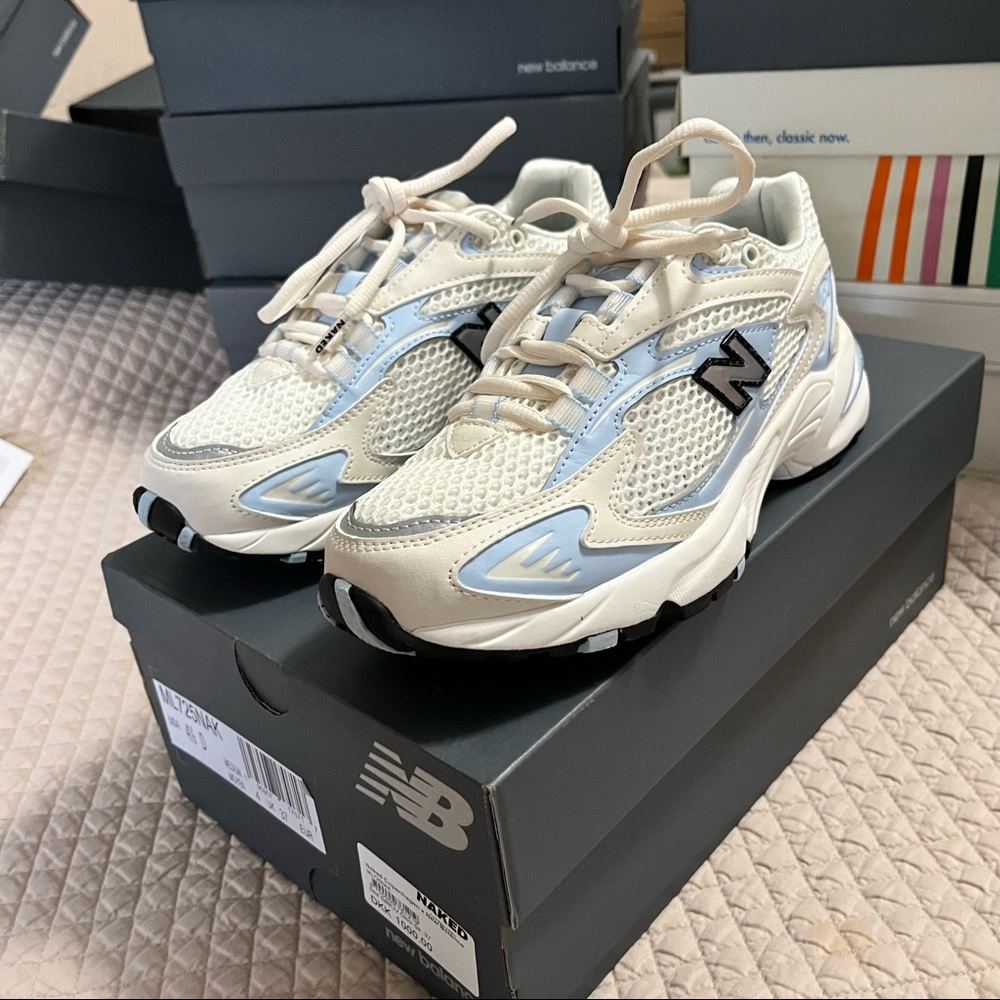 Naked Copenhagen x New Balance L725